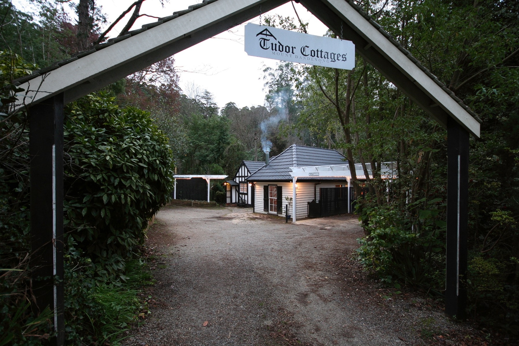 Tudor Cottages Accommodation